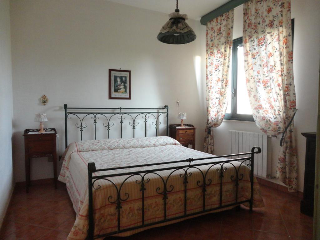 Idrusa Otranto Buitenkant foto
